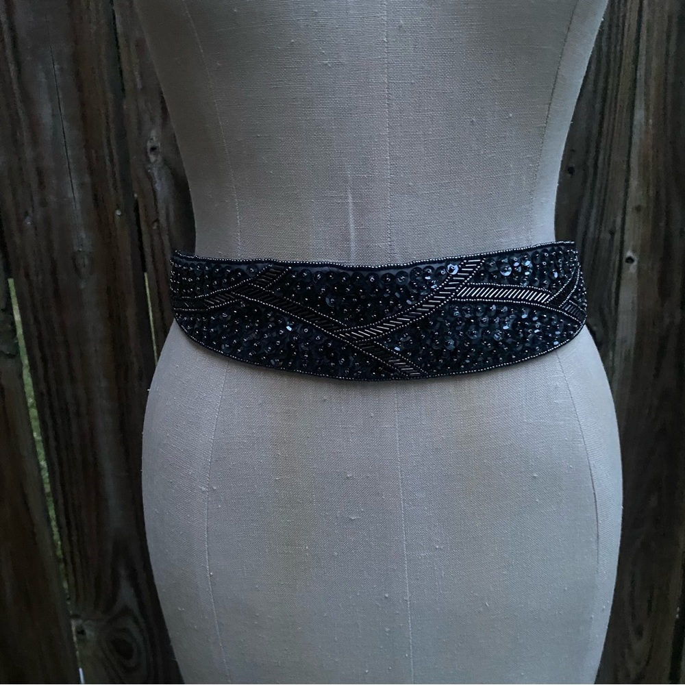 Vintage Milor dark gray black sequin shiny 80s 90s hook latch belt S